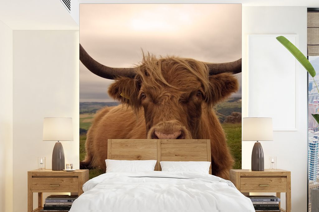 MuchoWow Fototapete für Wohnzimmer oder Schlafzimmer Wandtapete Vinyl Motivtapete Schottischer Highlander - Tiere - Berg - 205x280 cm - Wandbild