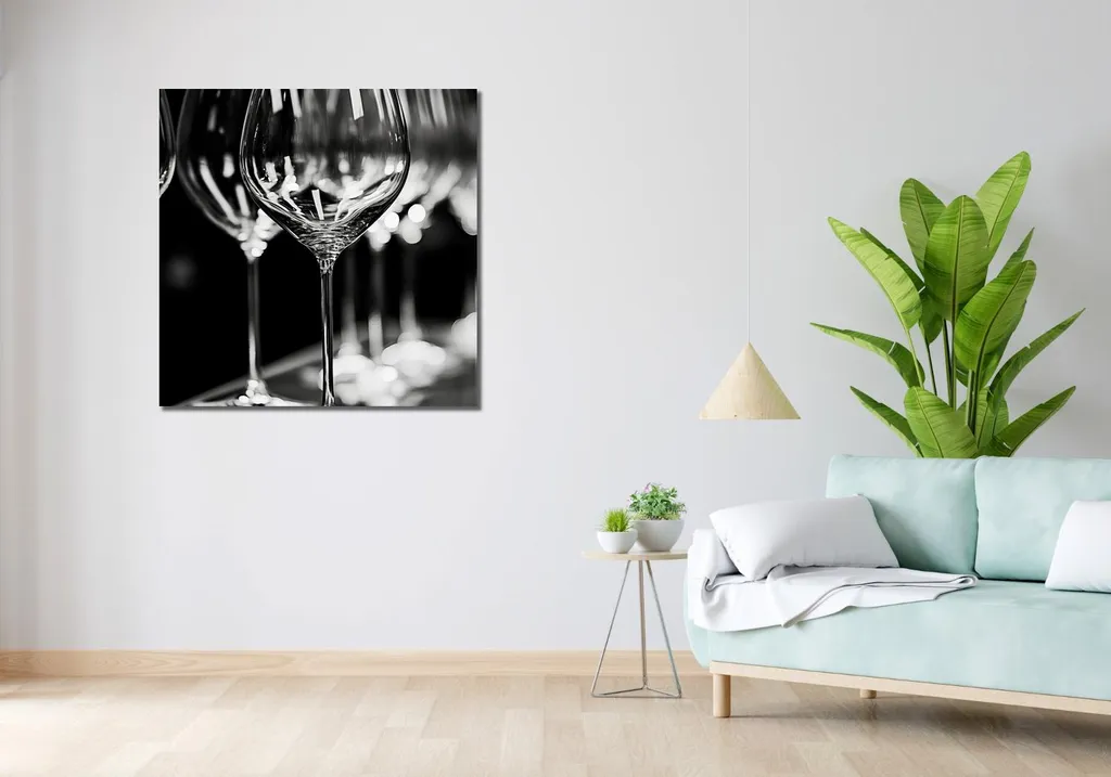 Image 90x90 cm Verre et reflets : sublimez un grand mur vide facilement
