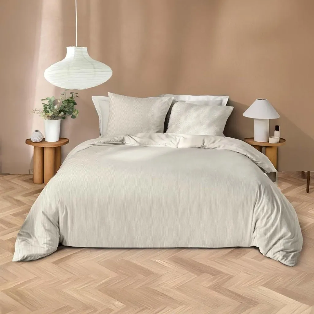 Parure de Lit Douceur d'Intérieur Azura Beige en Microfibre 240x220 cm