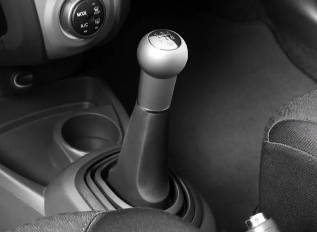 Pommeau de Vitesse pour Toyota Yaris Boîte 5 Rapports Look Chrome