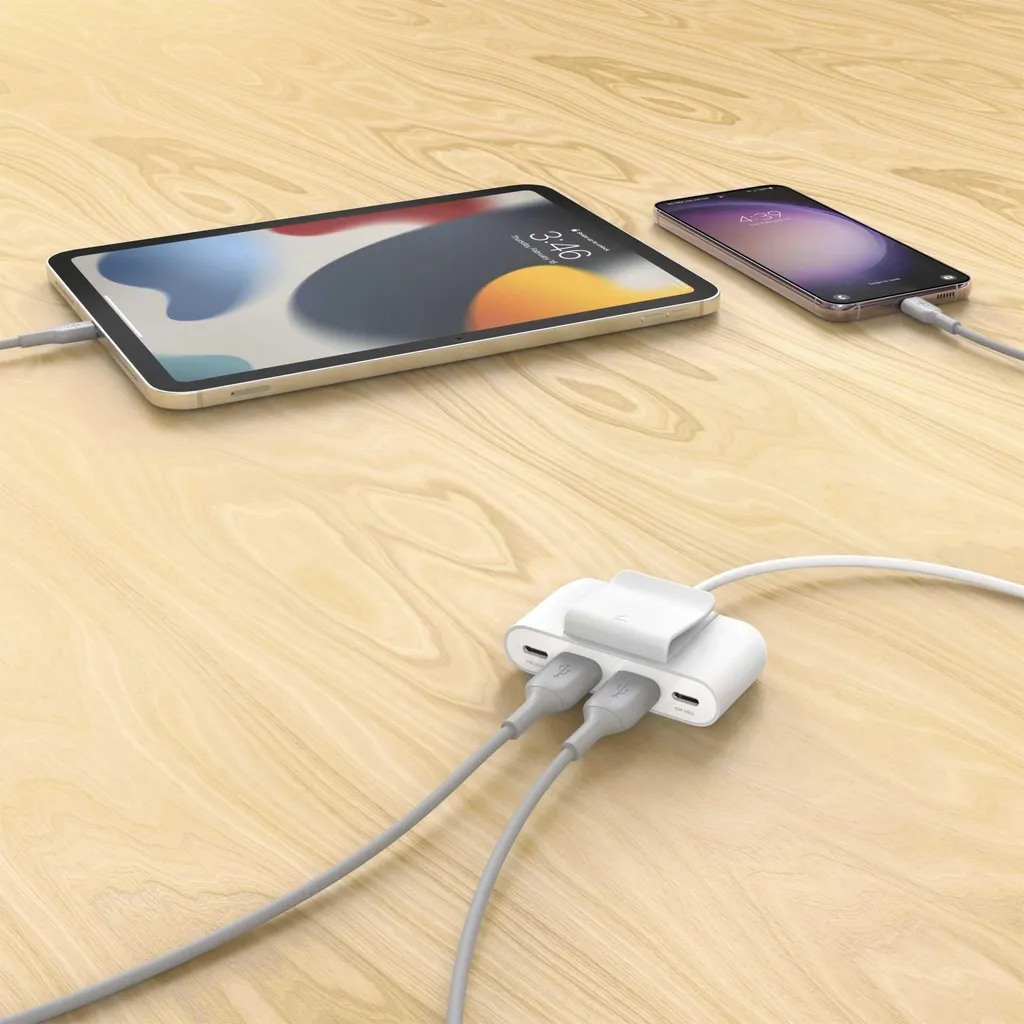 Hub USB Belkin 2x USB-C 2x USB-A Solution pour Manque de Ports 2m