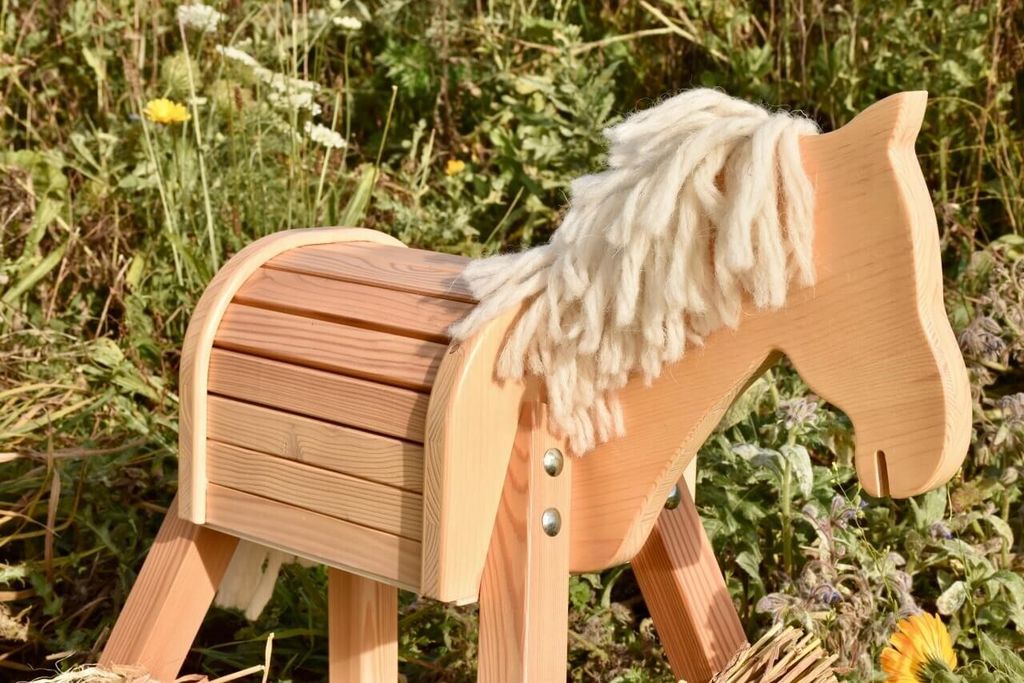 Kleines Reitpferd "Paula" aus Holz Produktbild 3