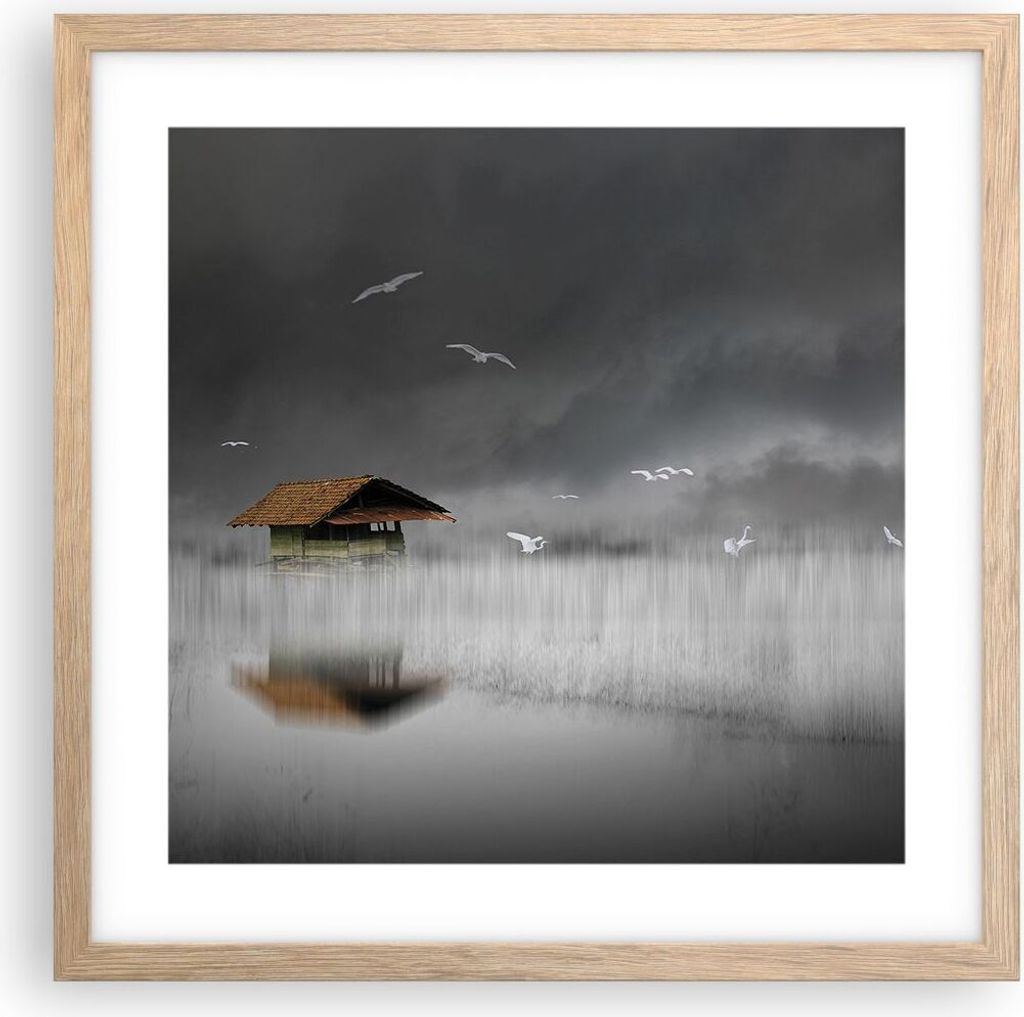 Gerahmtes Poster - Rahmen in heller Eiche - Hütte Nebel Sumpf - 40x40 cm - Wand Bild - Wanddeko - Wandbilder - Kunstposter - Wandposter - Bilderra...