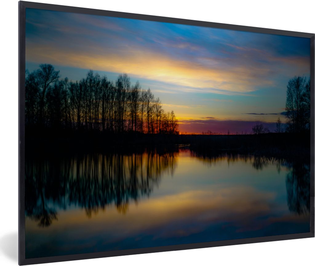 MuchoWow Gerahmtes Poster Wasser - See - Bäume - Sonnenuntergang - Natur 60x40 cm - Poster mit Schwarzem Bilderrahmen Wandposter Rahmen Foto Bil...