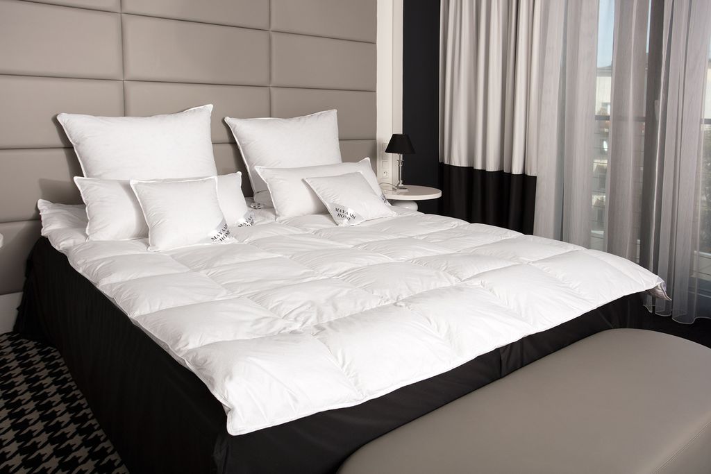 HS85 Decke 155x220 cm 2200 Gramm Daunendecke Bettdecke 70% Daunen 30% Federn Mayaadi Home