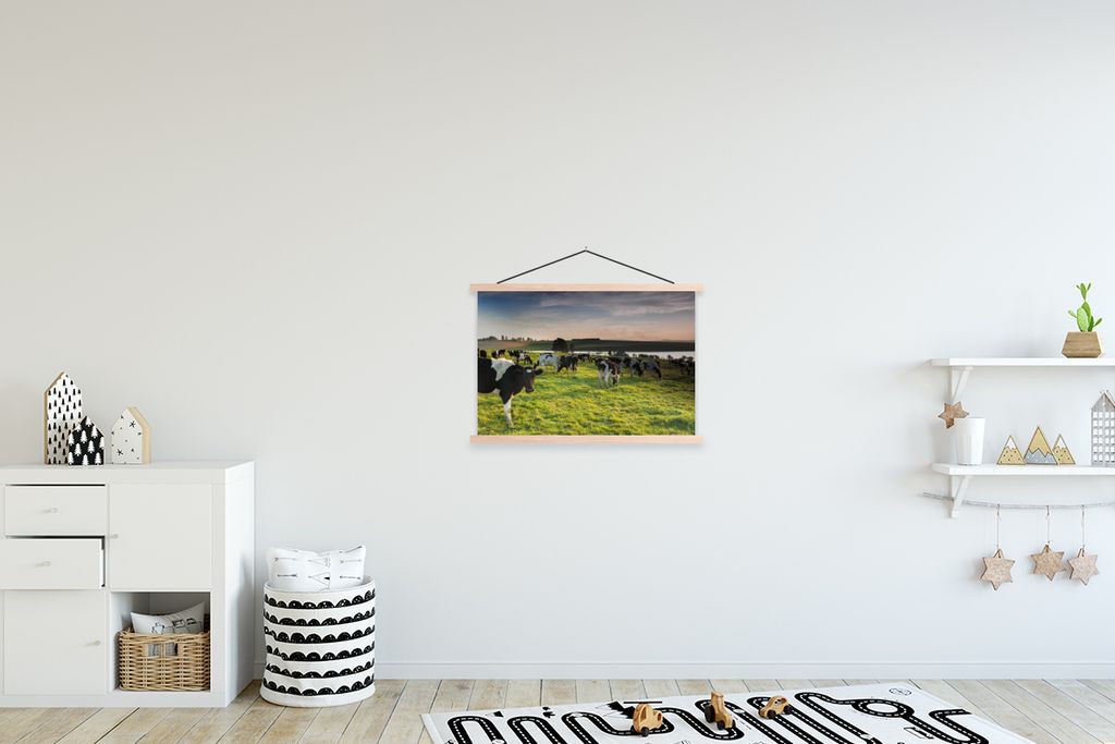 MuchoWow Textilposter Kuh - Gras - Sonnenuntergang 60x40 cm mit holzfarbenen Rahmen - Bilder