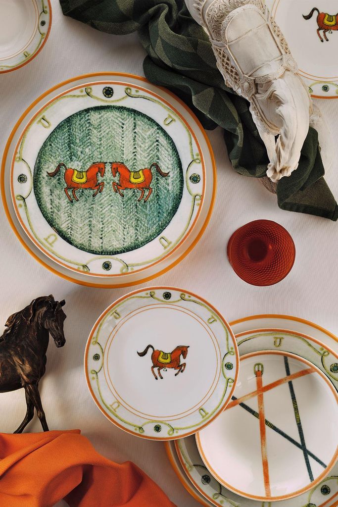 Hermia Concept, Hochwertiges 24-teiliges Dinner-Set aus 100% Porzellan | 6 Servierplatten (25 cm), 6 Teller (21 cm), 6 Schalen (16 cm), 6 Dessertte...