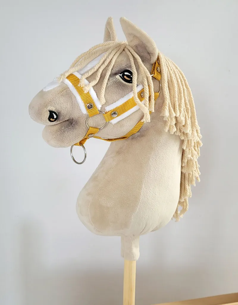 Royal Hobby Horse A3 Giallo Senape - Cavallo su Bastone con Pelliccia