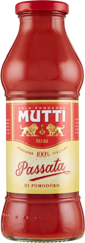 A bottle of Mutti Passata al pomodoro.