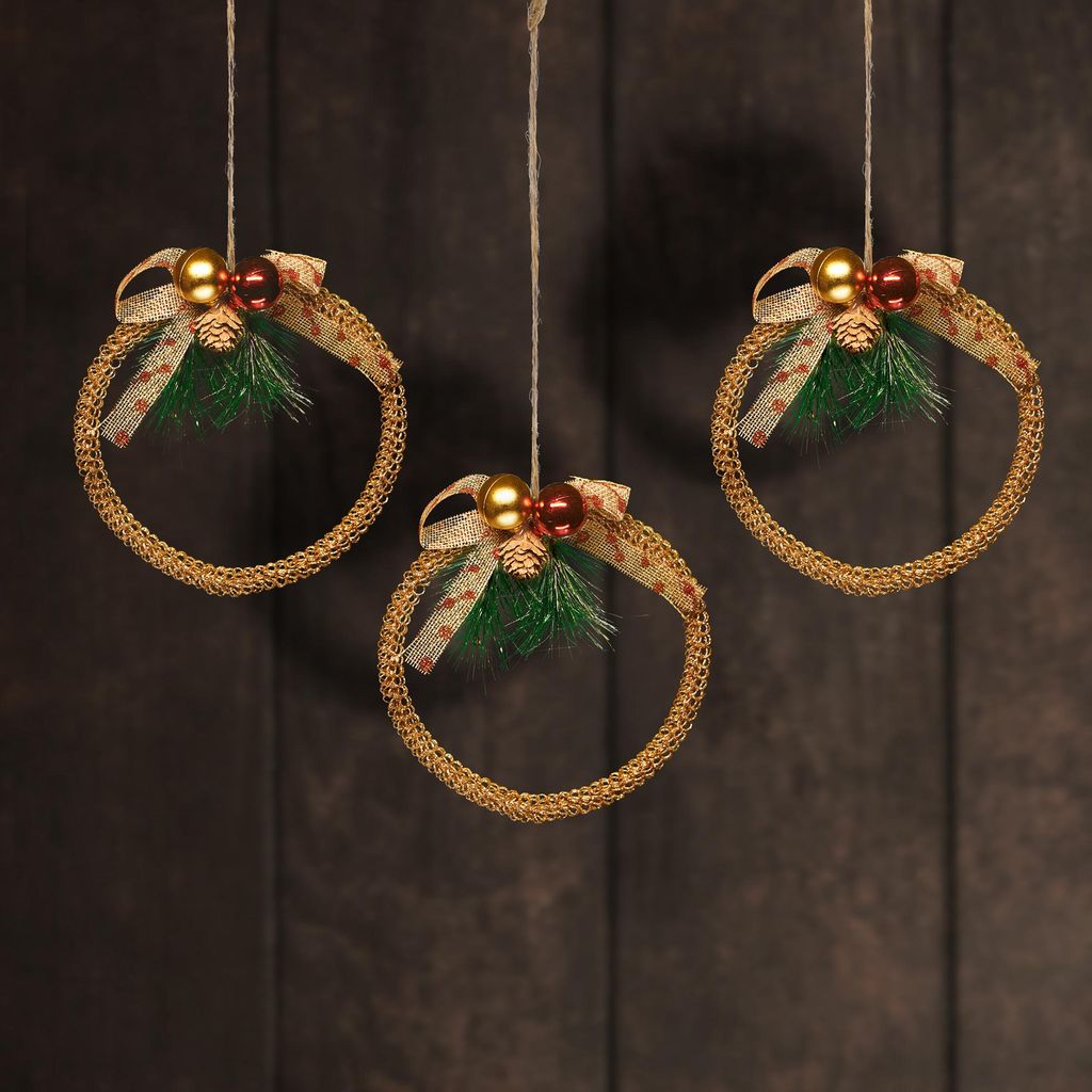 com-four 3x Deko Weihnachts-Kranz - Adventskranz mit Zapfen, Schleife, Kugeln