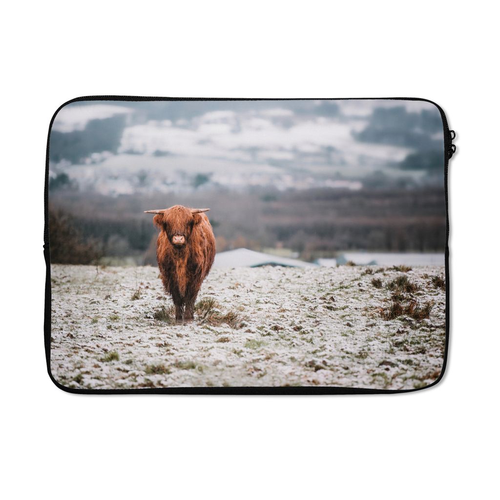 MuchoWow Laptop Hülle 13 Zoll Schottischer Highlander - Schnee - Berg Laptoptasche - Laptophülle - Sleeve - Rundumschutz