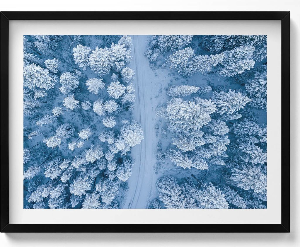 Wald aus der Vogelperspektive Drohne– Wandbild mit Rahmen – Gerahmtes Bild – Wanddekoration – 80x60 cm – Schwarz Rahmen