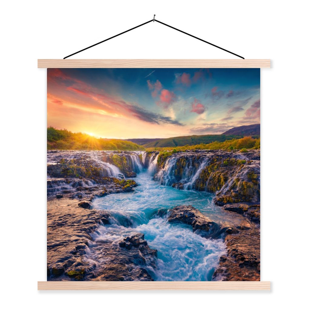 MuchoWow Textilposter Wasserfall - Pflanzen - Moos - Landschaft - Sonnenuntergang - Fels 60x60 cm mit holzfarbenen Rahmen - Wanddekoration