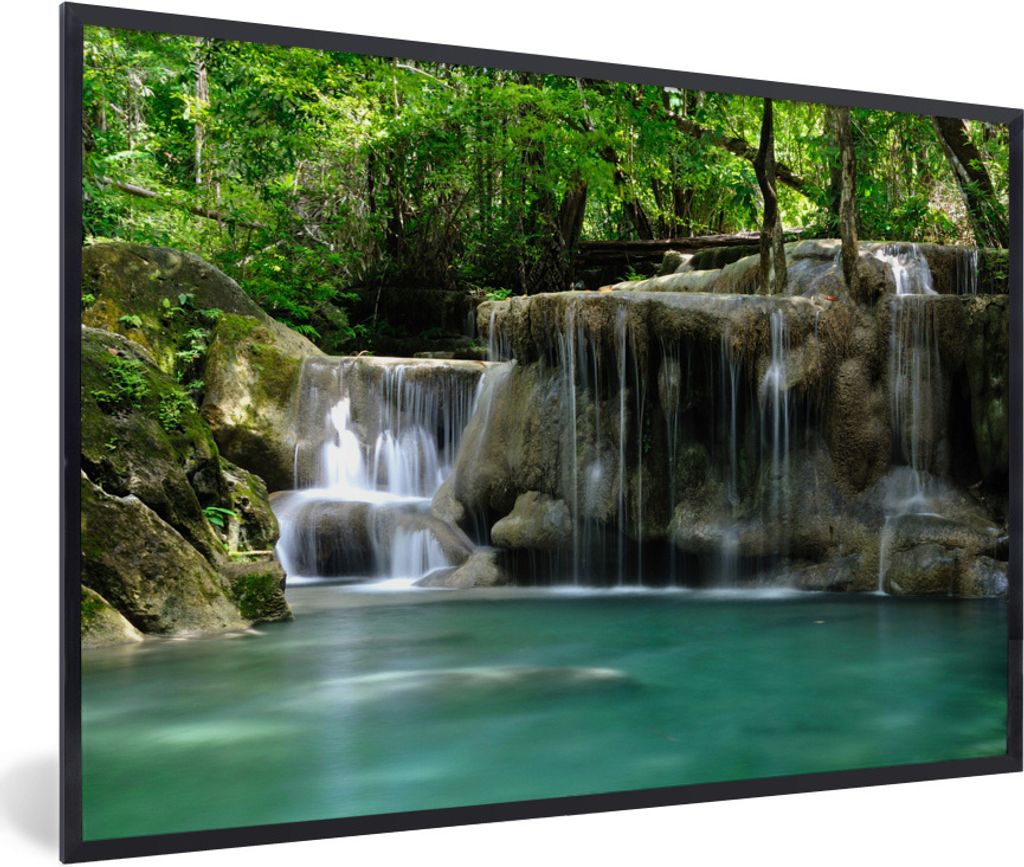 MuchoWow Gerahmtes Poster Mehrere kleine Wasserfälle im thailändischen Erawan-Nationalpark 90x60 cm - Poster mit Schwarzem Bilderrahmen Wandpos...