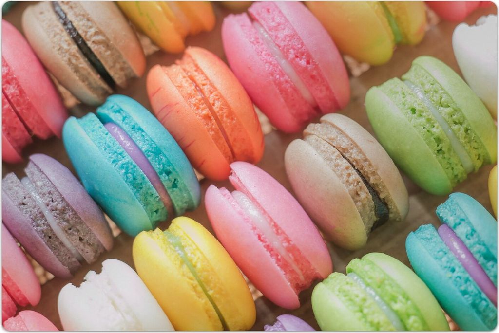 Küchenmatte 80x120 cm Vinylmatte Bodenmatte Dekoration - bunte Macarons Dessert