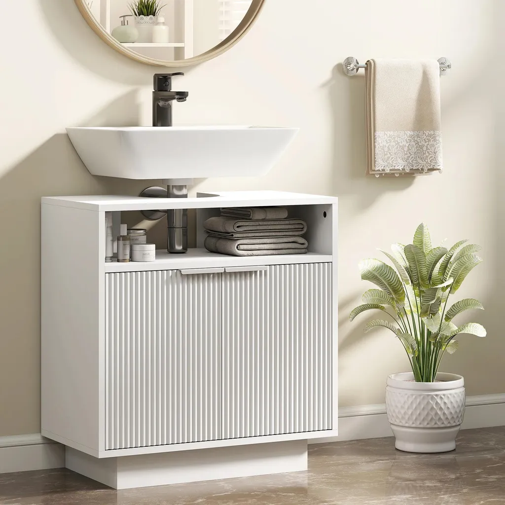 Meuble vasque à portes striées blanches avec compartiment de rangement