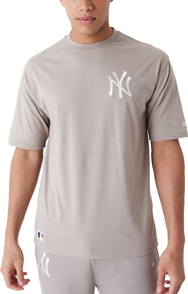 New Era T-shirt 60435555-230 in Brown color size medium