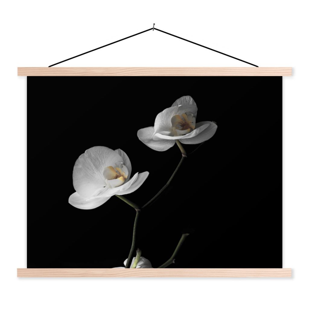 MuchoWow Textilposter Orchidee - Blumen - Schwarz - Weiß - Stilleben 120x90 cm mit holzfarbenen Rahmen - Magnetisch