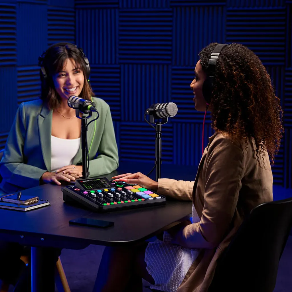 Microfono RØDE PodMic Nero per Podcast e Streaming - Audio XLR Premium - 12