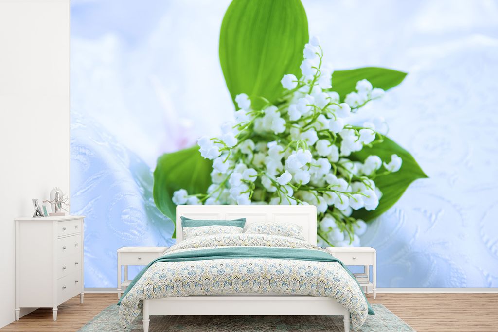 MuchoWow Fototapete für Wohnzimmer oder Schlafzimmer Wandtapete Vinyl Motivtapete Maiglöckchen in grünen Blättern - 420x280 cm - Zimmer für ...