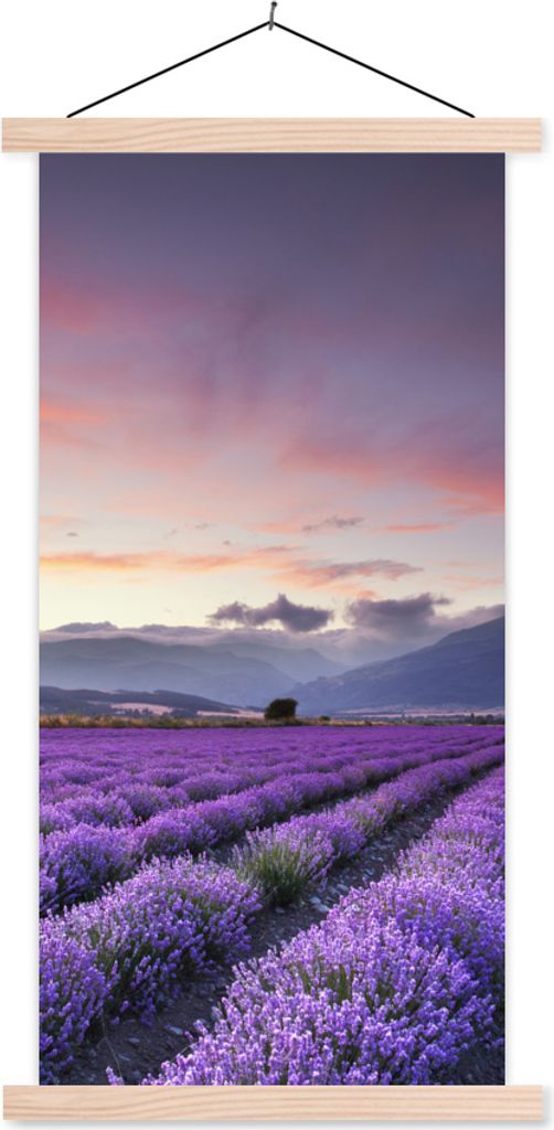 MuchoWow Textilposter Ein schönes Lavendelfeld bei Sonnenuntergang 40x80 cm mit holzfarbenen Rahmen - Wohnzimmer