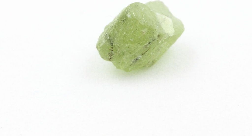 Peridot.2.885 Karat