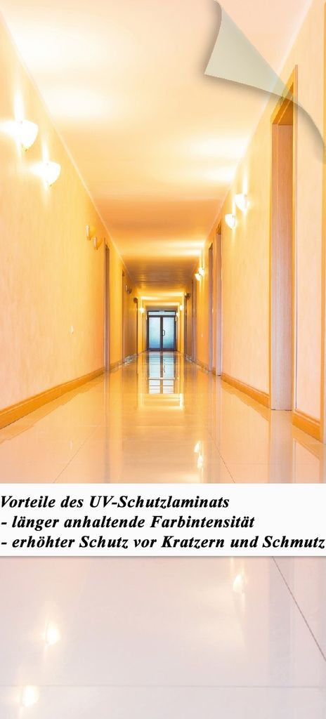 Wallario selbstklebende Türtapete 100 x 220 cm mit Schutzlaminat - Strahlend sauberer Flur mit goldenem Licht und weißen Wänden