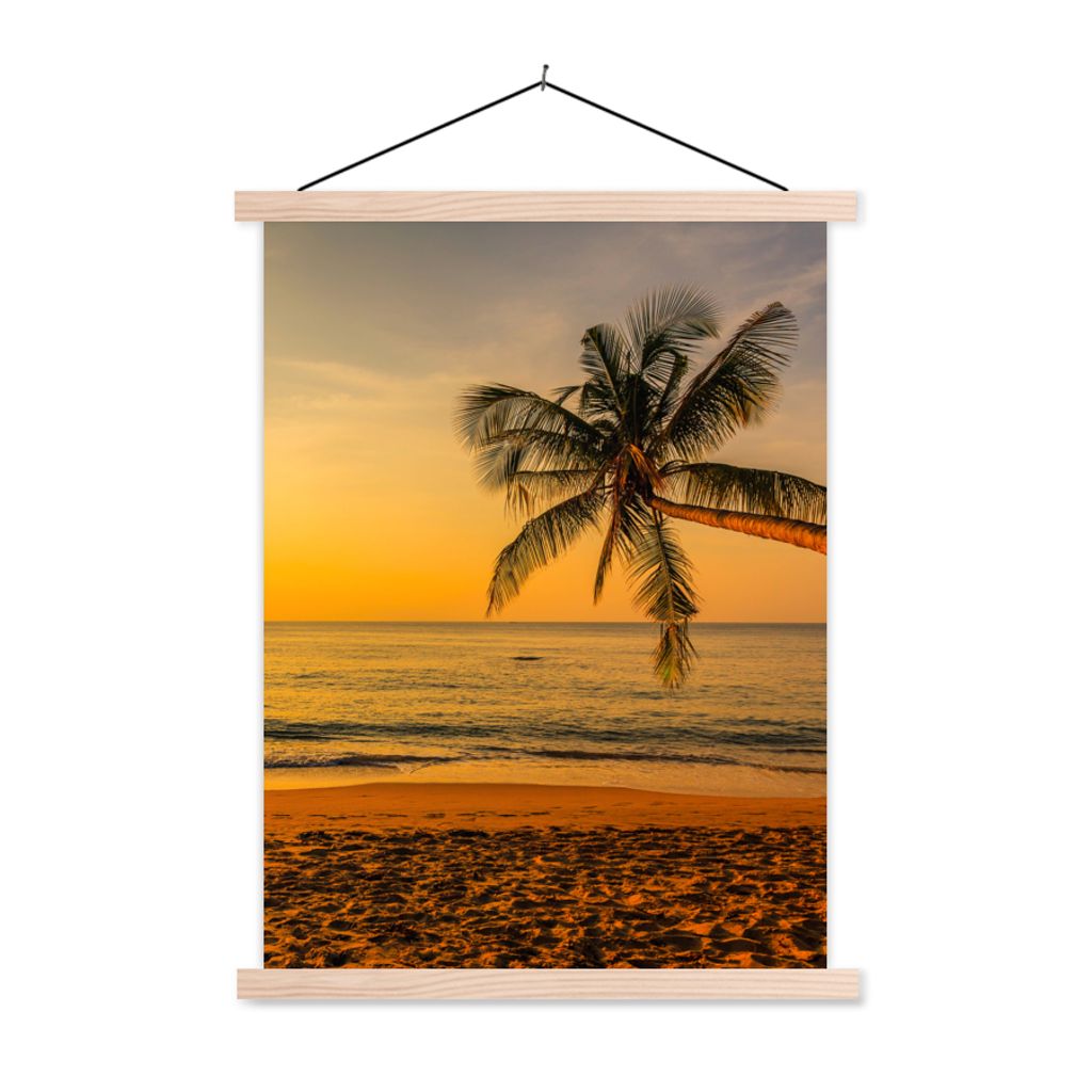MuchoWow Textilposter Palme - Strand - Sonnenuntergang - Meer 120x160 cm mit holzfarbenen Rahmen - Plakatkarton