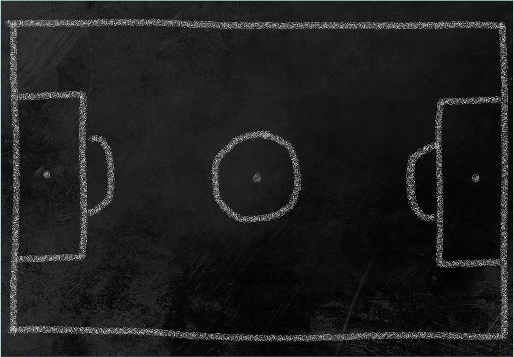 Wallario Fototapete Vliestapete, seidenmatte Oberfläche, einfache Verarbeitung, Größe 300 x 210 cm, Motiv Fußballfeld aus Kreide