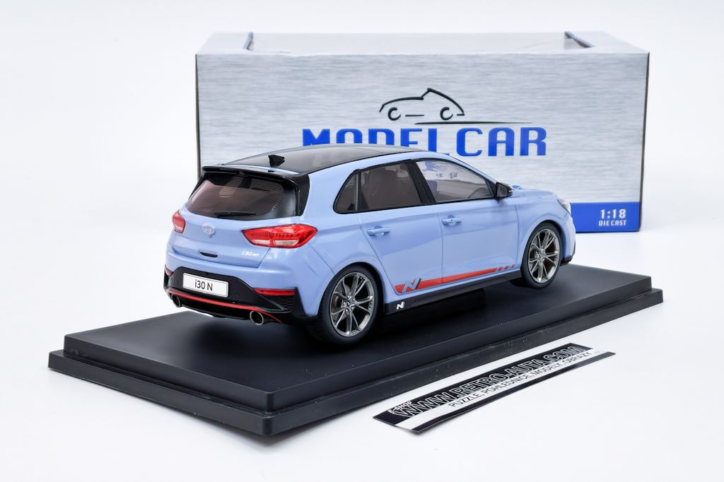 MCG 18503 Hyundai i30 N 2021 hellblau rot 1:18 Produktbild 14