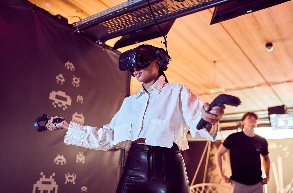 mydays Virtual Reality Experience für 2 Düsseldorf; Erlebnis verschenken oder selbst erleben; Gutschein für 2 Person(en)