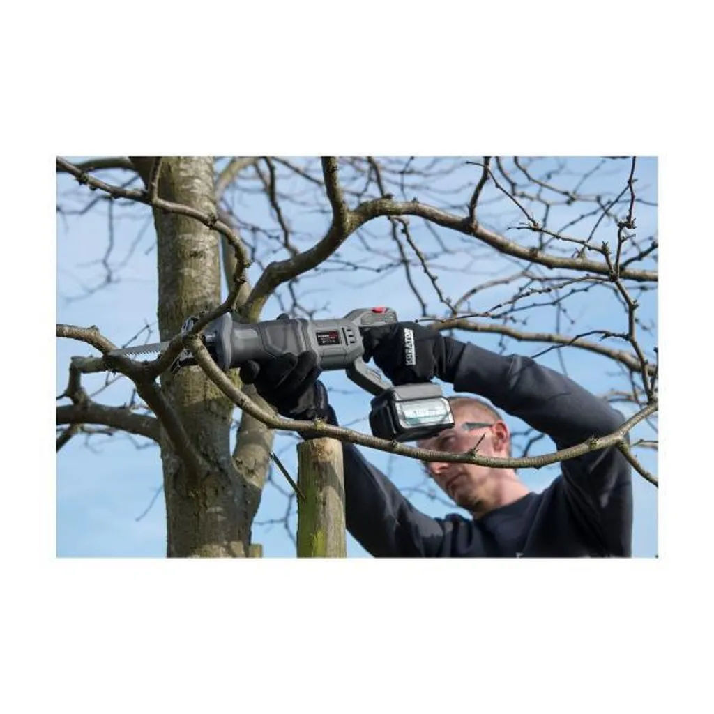 Scie sabre réversible 18V Powerplus pour coupes multidirectionnelles - 2
