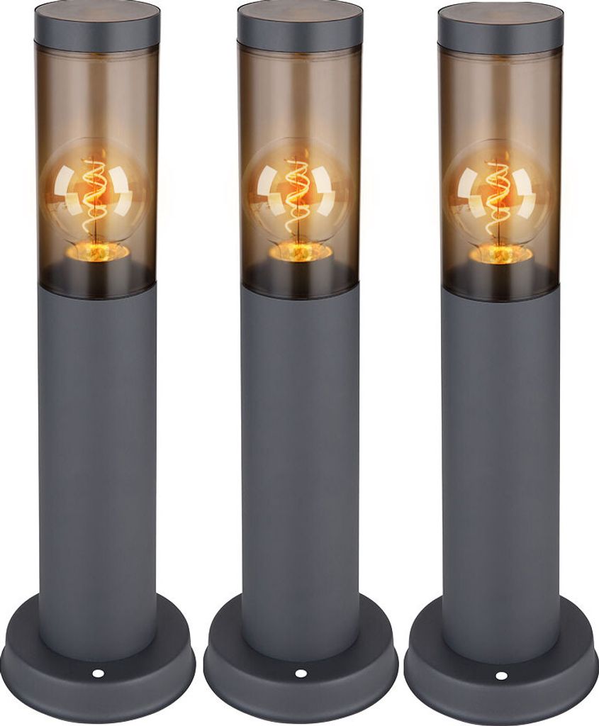 Three identical outdoor lamps are arranged side-by-side against a white background.