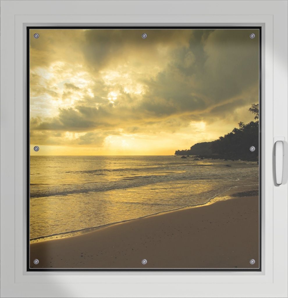 Wallario Lichtschutzbild, Dekorativer Sichtschutz Sonnenschutz 96 x 93 cm mit Motiv: Badestrand auf den Malediven - Stille am Abend - Verdunklung o...