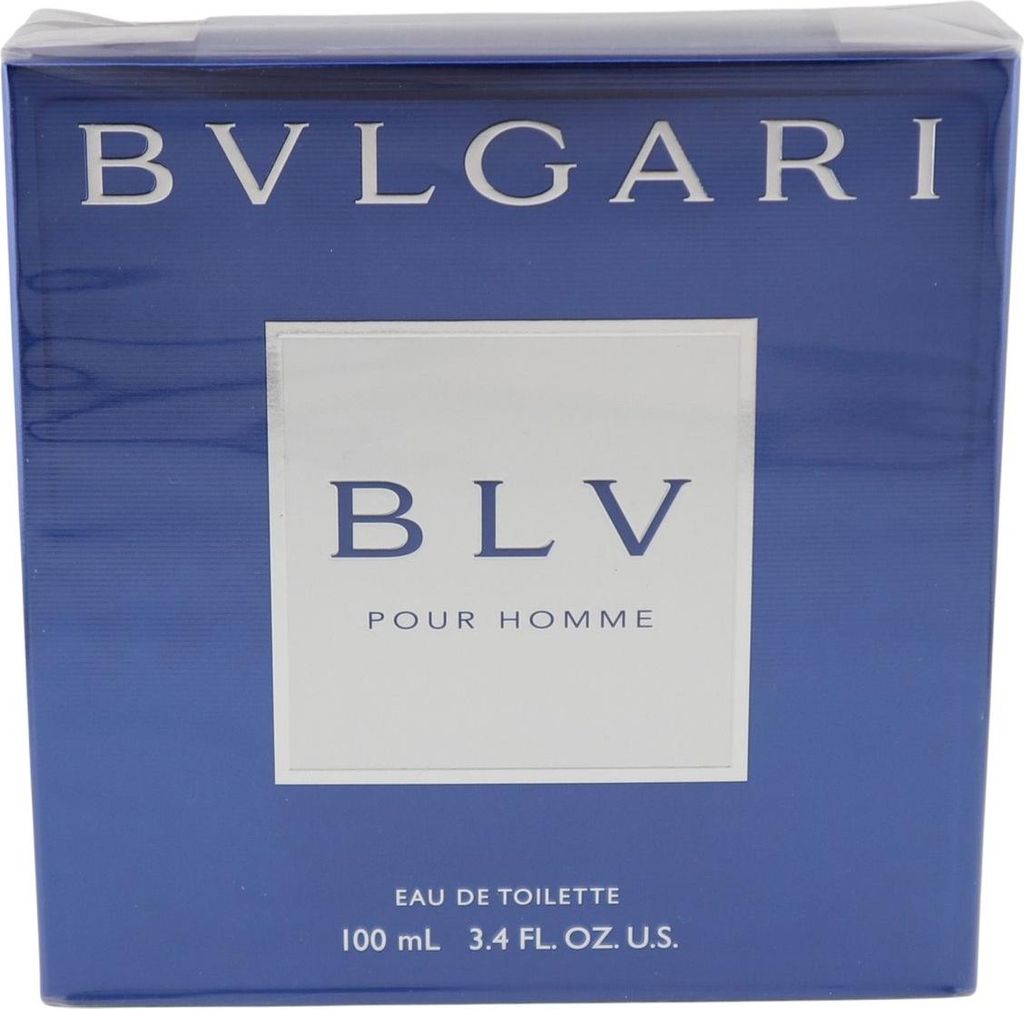 Blaue BVLGARI BLV Pour Homme Verpackung mit silberner Schrift, quadratischem Design und weißem Label, Eau de Toilette 100 ml vor weißem Hintergrund.
