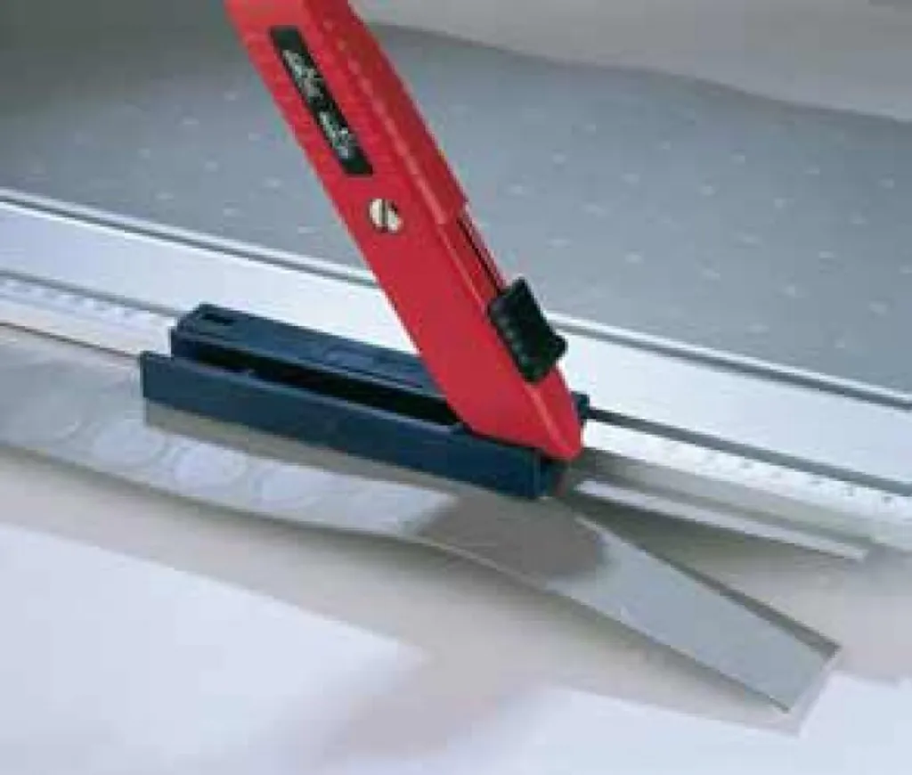 Guide de lame Line-Master robuste avec semelle réglable multi-machines - 2