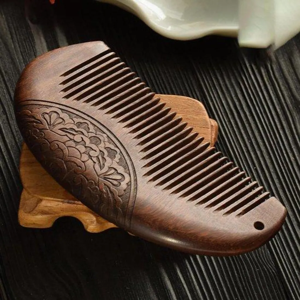 Peigne en bois de santal naturel durable et antistatique - 1 pièce