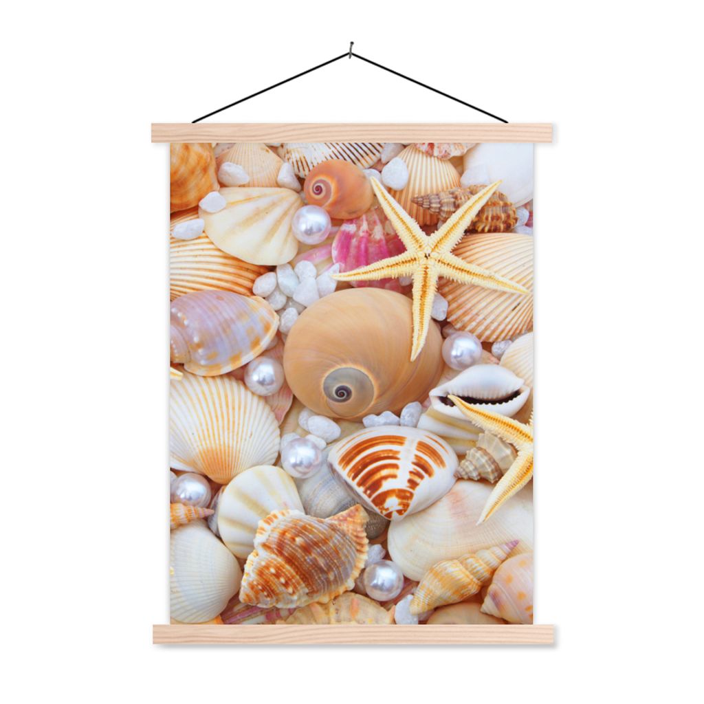 MuchoWow Textilposter Muscheln - Perlen - Seesterne - Strand 120x160 cm mit holzfarbenen Rahmen - Plakatkarton