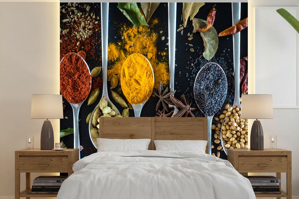 MuchoWow Fototapete für Wohnzimmer oder Schlafzimmer Wandtapete Vinyl Motivtapete Gewürze - Löffel - Schwarz - Küche - 240x240 cm - Schlafzim...