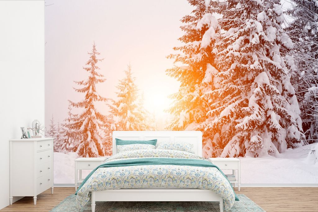 MuchoWow Fototapete für Wohnzimmer oder Schlafzimmer Wandtapete Vinyl Motivtapete Sonne - Bäume - Schnee - 600x400 cm - Vinyltapeten