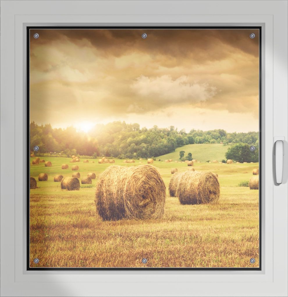 Wallario Lichtschutzbild, Dekorativer Sichtschutz Sonnenschutz 96 x 93 cm mit Motiv: Strohballen auf dem Feld bei Sonnenuntergang - Verdunklung ohn...