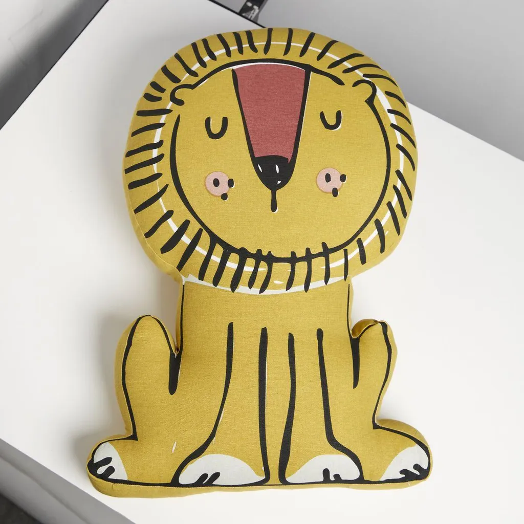 Coussin Enfant Lion JUNGLE MAGIQUE 60x42x10 cm - Oreiller Déco Jungle