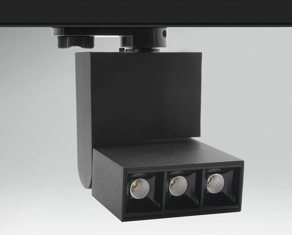 Luminaire LED Anti-Éblouissement UGR 19 pour un Confort Visuel Total