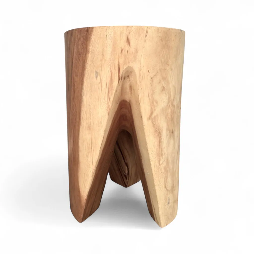 Petit meuble de rangement en bois massif robuste - Solution pièce unique