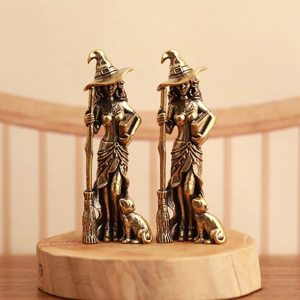Hexen Besen Mond Ornament Dekofigur – Magische Hexendeko Produktbild 