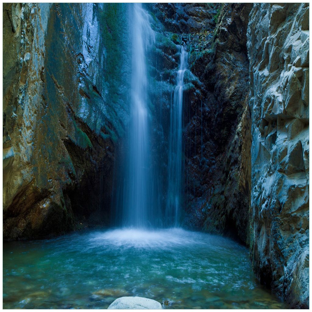 Wallario Wandbild aus Acryl, 50 x 50 cm, freischwebende Optik - Wasserfall bei Sonneneinfall