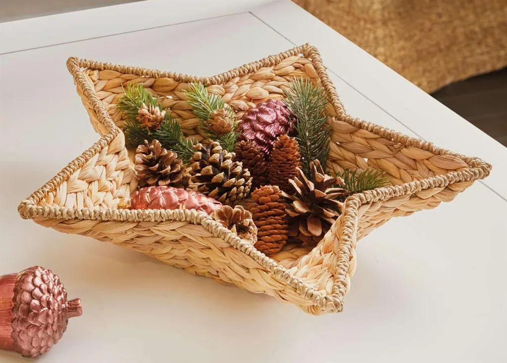 Coupe décorative étoile Ø 37 cm en jacinthe d'eau artisanale tressée