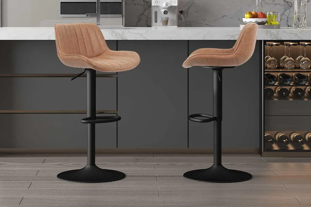 Tabouret de bar en polyuréthane cognac Fenna avec pieds métalliques - 4