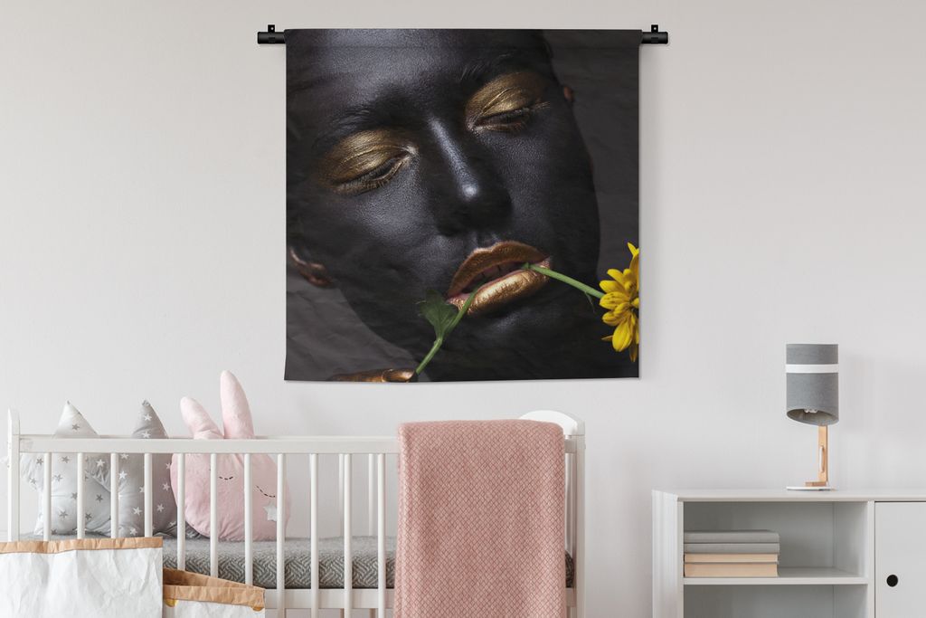MuchoWow Wandteppich Wandbehang Frau - Gold - Blume 90x90 cm Tapisserie Dekoration Wandtuch - Wandaufhänger