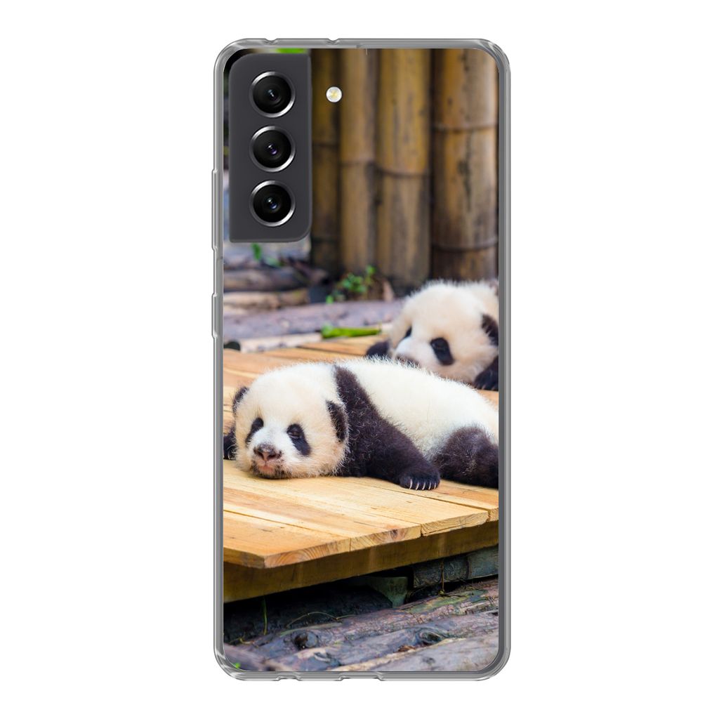 MuchoWow Handyhülle Schutzhülle Hülle für Samsung Galaxy S21 FE Pandas - Boden - Holz Silikon Softcase Handy Hülle - Mobiltelefonhülle